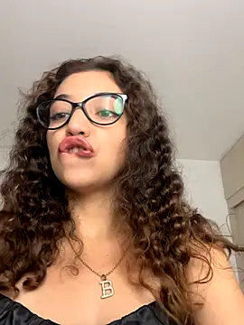 uniquerossie online show from December 2025 08:00:01 AM