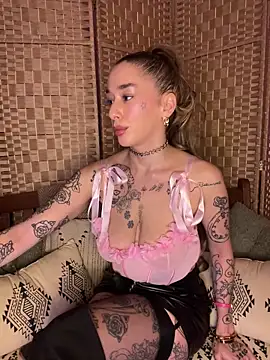 Chachou000 online show from February 2025 06:57:02 PM