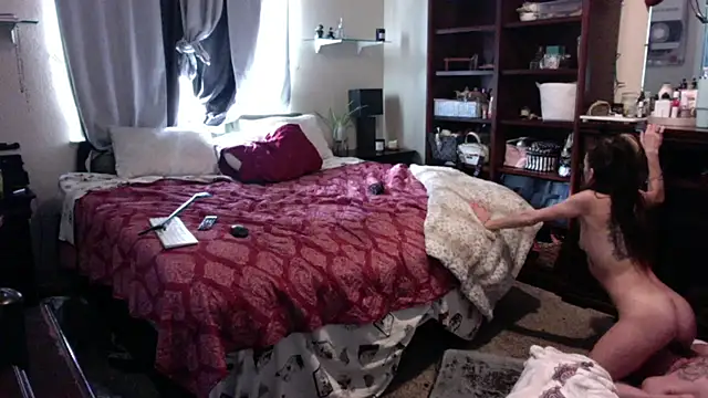 iBoneher69 online show from December 2025 05:40:02 PM