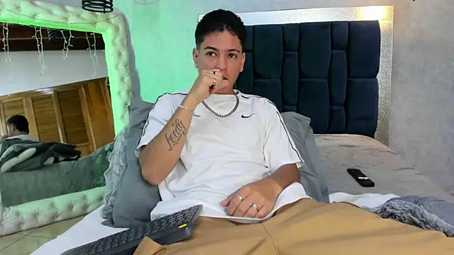 Levy Steve online show from November 2025 03:49:02 AM