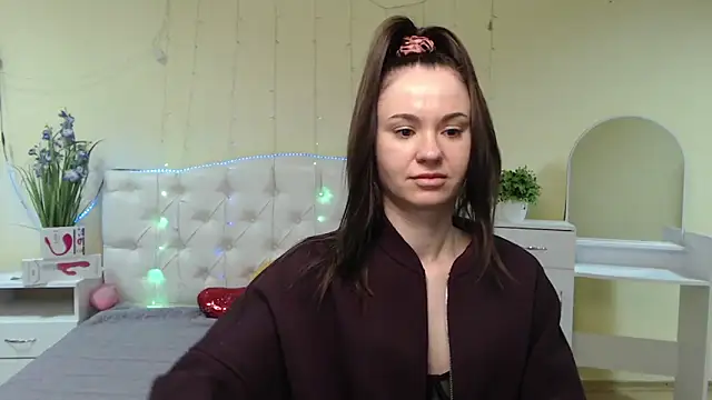 Snapshot of KaraCriegs chatting on February 2025 01:36:01 AM KaraCriegs online show from February 2025 01:36:01 AM
