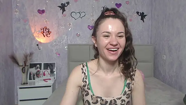 Snapshot of KaraCriegs chatting on February 2025 12:48:01 AM KaraCriegs online show from February 2025 12:48:01 AM