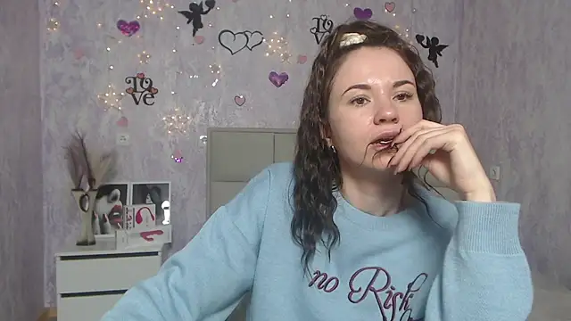 Snapshot of KaraCriegs chatting on March 2025 01:37:02 AM KaraCriegs online show from March 2025 01:37:02 AM