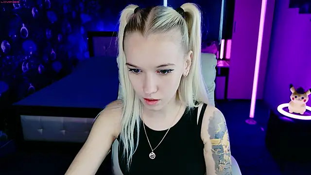 ShhhO O online show from October 2025 09:44:01 AM