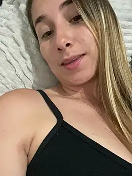 Snapshot of Iris_love18 chatting on January 2025 10:41:01 PM Iris love18 online show from January 2025 10:41:01 PM