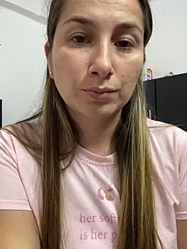Snapshot of Iris_love18 chatting on February 2025 08:10:01 PM Iris love18 online show from February 2025 08:10:01 PM