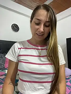 Snapshot of Iris_love18 chatting on February 2025 08:53:02 PM Iris love18 online show from February 2025 08:53:02 PM