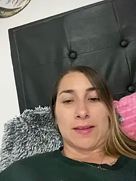 Snapshot of Iris_love18 chatting on February 2025 03:13:02 AM Iris love18 online show from February 2025 03:13:02 AM