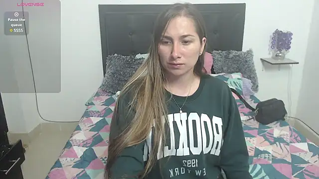 Snapshot of Iris_love18 chatting on February 2025 02:15:02 AM Iris love18 online show from February 2025 02:15:02 AM