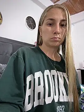 Snapshot of Iris_love18 chatting on March 2025 07:38:02 PM Iris love18 online show from March 2025 07:38:02 PM