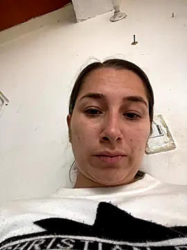 Iris love18 online show from November 2025 01:28:01 PM