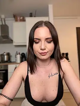 Snapshot of AvaGianna chatting on December 2024 11:03:02 PM AvaGianna online show from December 2024 11:03:02 PM