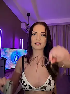 Snapshot of AvaGianna chatting on February 2025 05:04:01 PM AvaGianna online show from February 2025 05:04:01 PM
