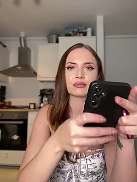 AvaGianna online show from November 2025 02:16:02 PM