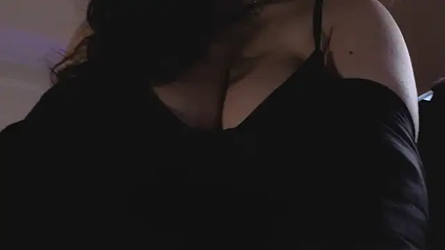 Snapshot of Laura_Karamazov chatting on February 2026 10:03:02 AM Laura Karamazov online show from February 2026 10:03:02 AM