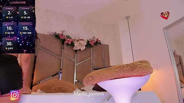 Snapshot of Martinaa_Jones_ chatting on December 2024 07:00:02 PM Martinaa Jones online show from December 2024 07:00:02 PM