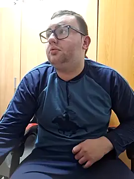 Javier bear online show from March 2025 10:31:02 PM