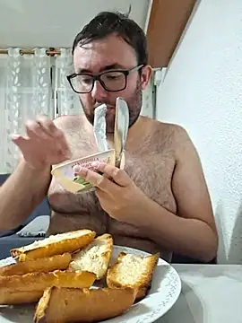 Javier bear online show from June 2026 08:10:01 PM