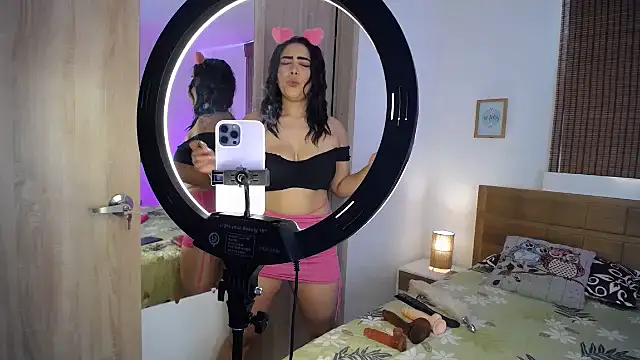 ShanonLe online show from January 2025 04:52:01 PM