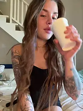 EmiliaCatalina online show from March 2025 07:36:01 PM