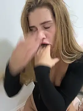 EmiliaCatalina online show from October 2025 09:56:01 PM