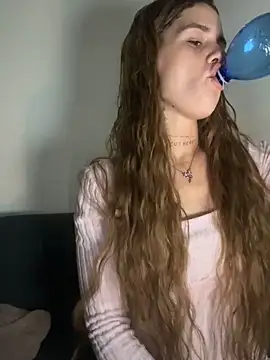 EmiliaCatalina online show from May 2026 12:19:02 AM