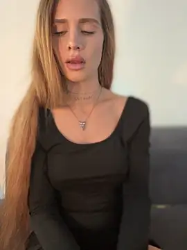 EmiliaCatalina online show from June 2026 07:08:01 PM