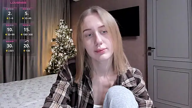 Mika Ray online show from December 2025 11:33:02 PM