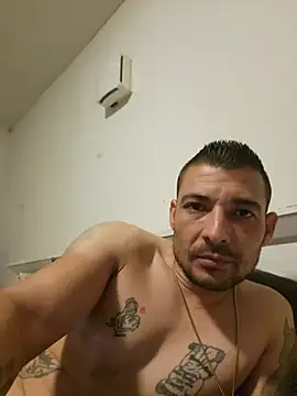 Snapshot of Zoltanioan26 chatting on June 2026 09:53:02 PM Zoltanioan26 online show from June 2026 09:53:02 PM