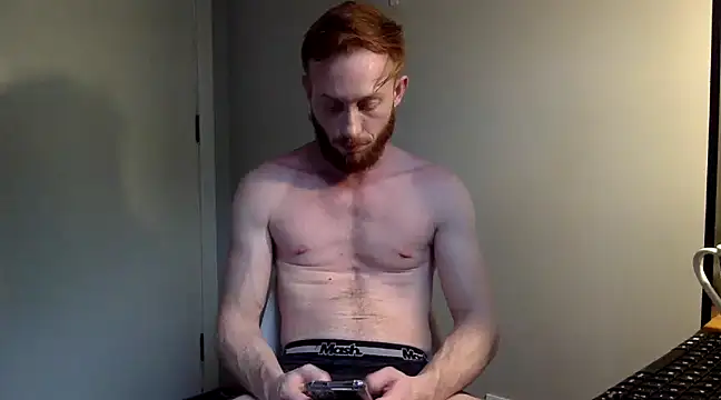 Snapshot of Smoker_Ginger chatting on December 2024 07:29:01 PM Smoker Ginger online show from December 2024 07:29:01 PM