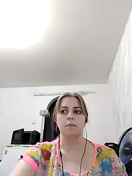 Lady nice cat online show from January 2025 02:46:01 PM