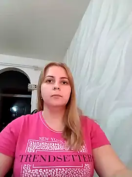 Lady nice cat online show from January 2025 10:28:01 AM