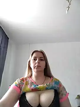 Lady nice cat online show from January 2025 03:55:02 AM