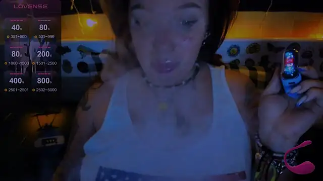 EllieOz online show from December 2024 01:33:01 PM