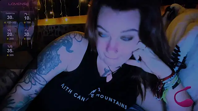 EllieOz online show from December 2024 09:15:01 PM