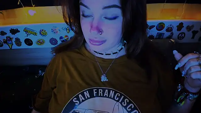 EllieOz online show from December 2024 10:34:02 AM