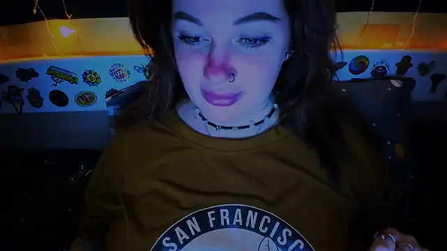 EllieOz online show from December 2024 03:04:01 PM