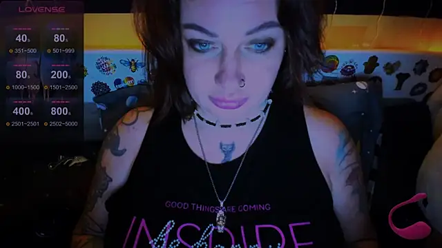 EllieOz online show from December 2024 07:19:02 PM