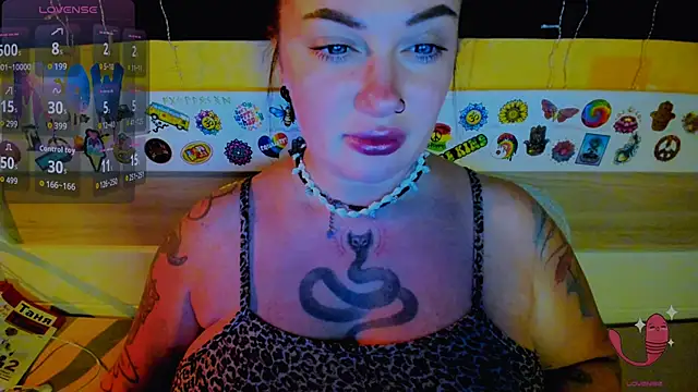 EllieOz online show from November 2025 07:03:01 PM