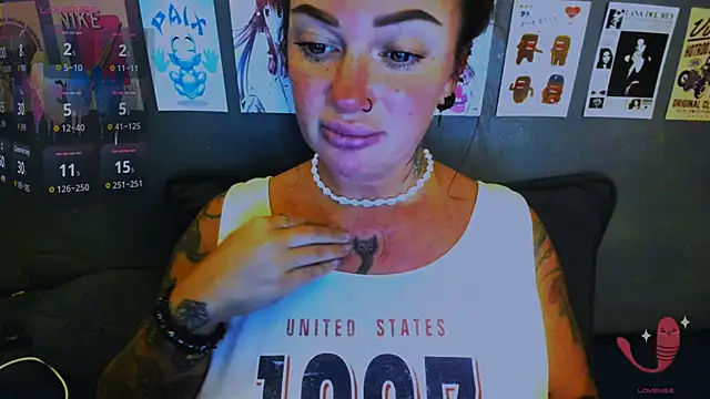 EllieOz online show from April 2026 07:07:02 PM