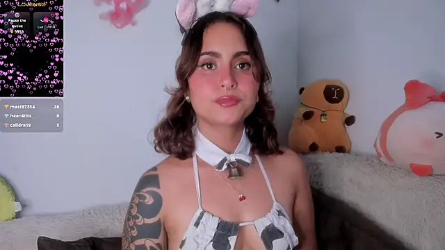 Violette-Ramirez01 online show from October 2025 09:46:01 PM