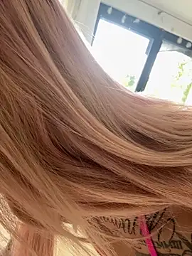 Stella-Kink online show from October 2025 01:09:02 PM