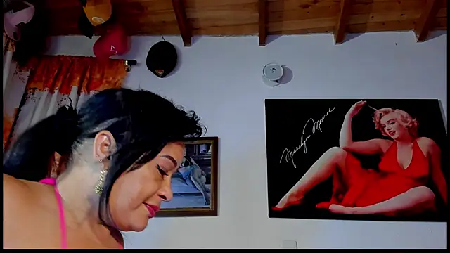 seleneh online show from September 2025 11:17:01 PM