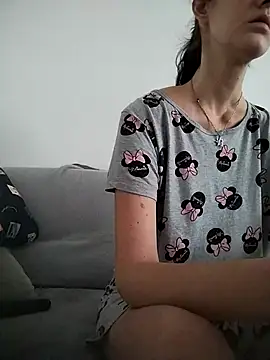 LauraBaby online show from October 2025 12:04:01 PM