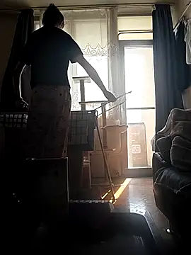 LauraBaby online show from April 2026 09:07:01 AM