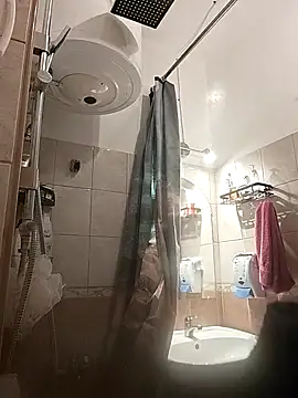 LauraBaby online show from April 2026 06:13:02 PM