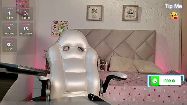 Snapshot of yuliana_millerr chatting on October 2025 06:19:02 PM yuliana millerr online show from October 2025 06:19:02 PM