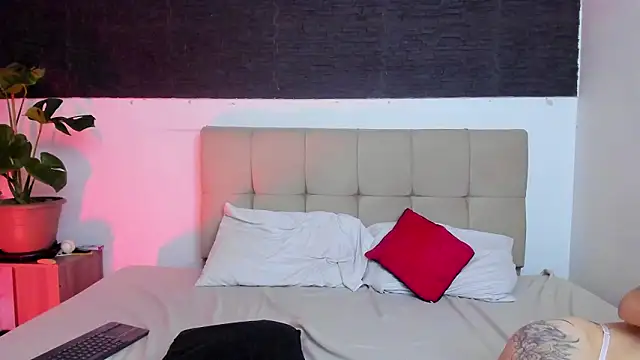 anaroman01 online show from March 2026 01:12:02 AM