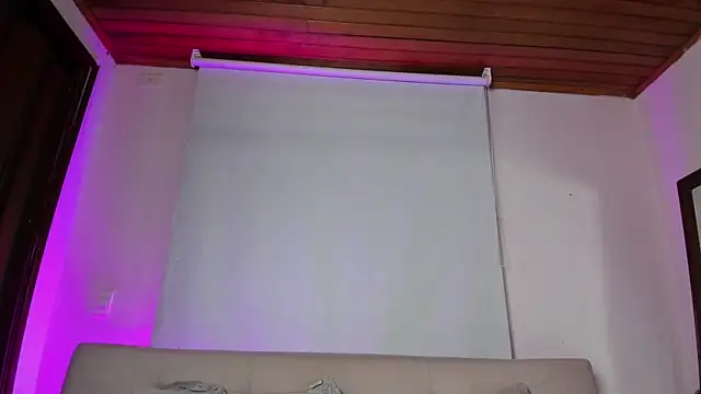 Snapshot of roselinedior chatting on December 2024 01:28:01 PM roselinedior online show from December 2024 01:28:01 PM