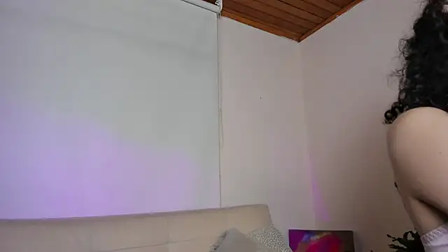 Snapshot of roselinedior chatting on January 2025 02:21:02 PM roselinedior online show from January 2025 02:21:02 PM